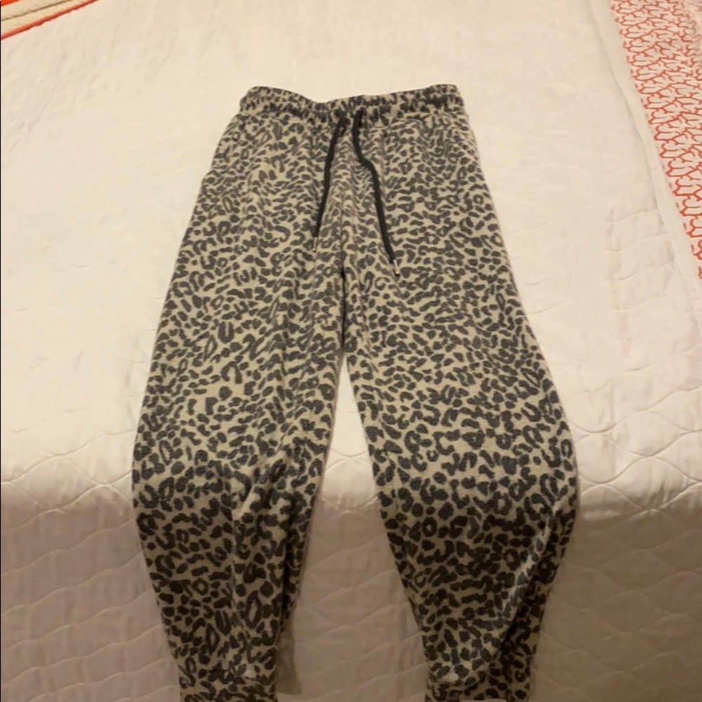 Le Lis Gray Leopard Print Joggers